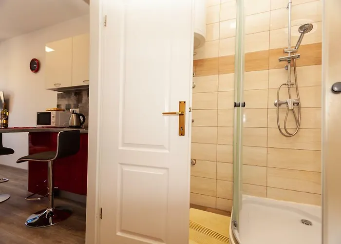 Lighthouse Apartament *